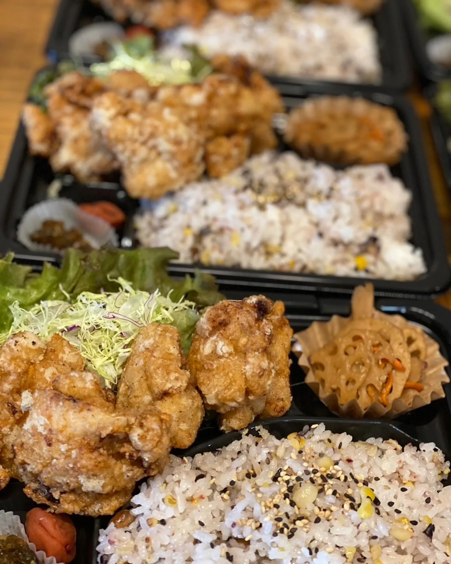 今日は特別お店の前で特製弁当🍱販売中です。